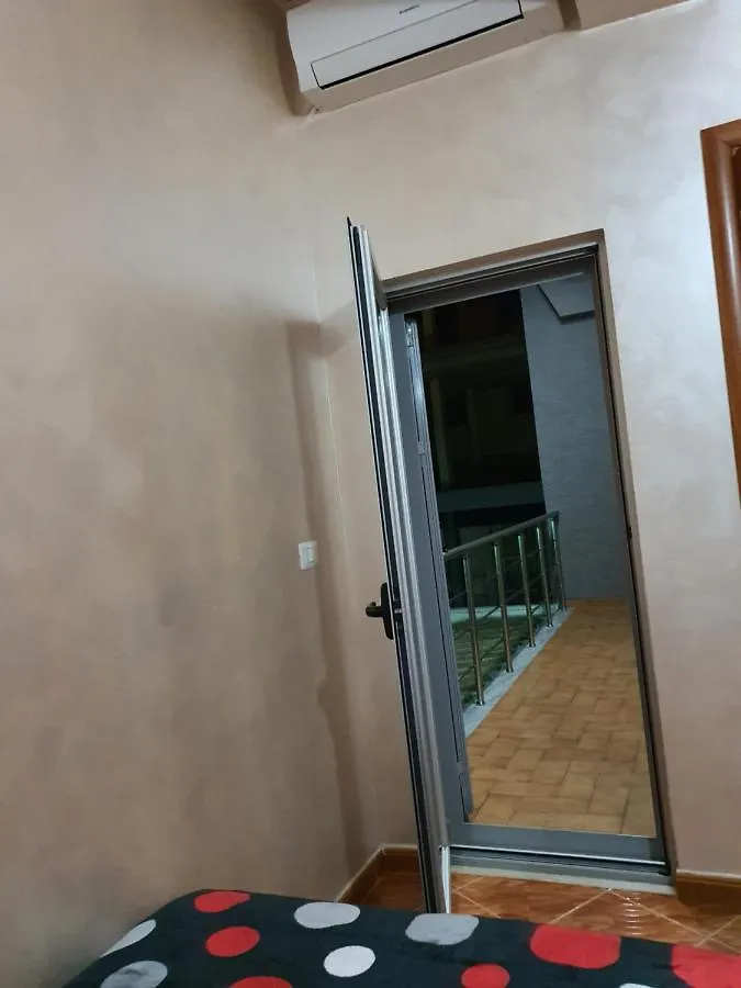 Kompleksi Gjoni Fier Hotel